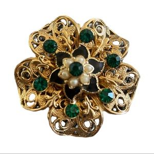 Very beautiful gold vintage broach